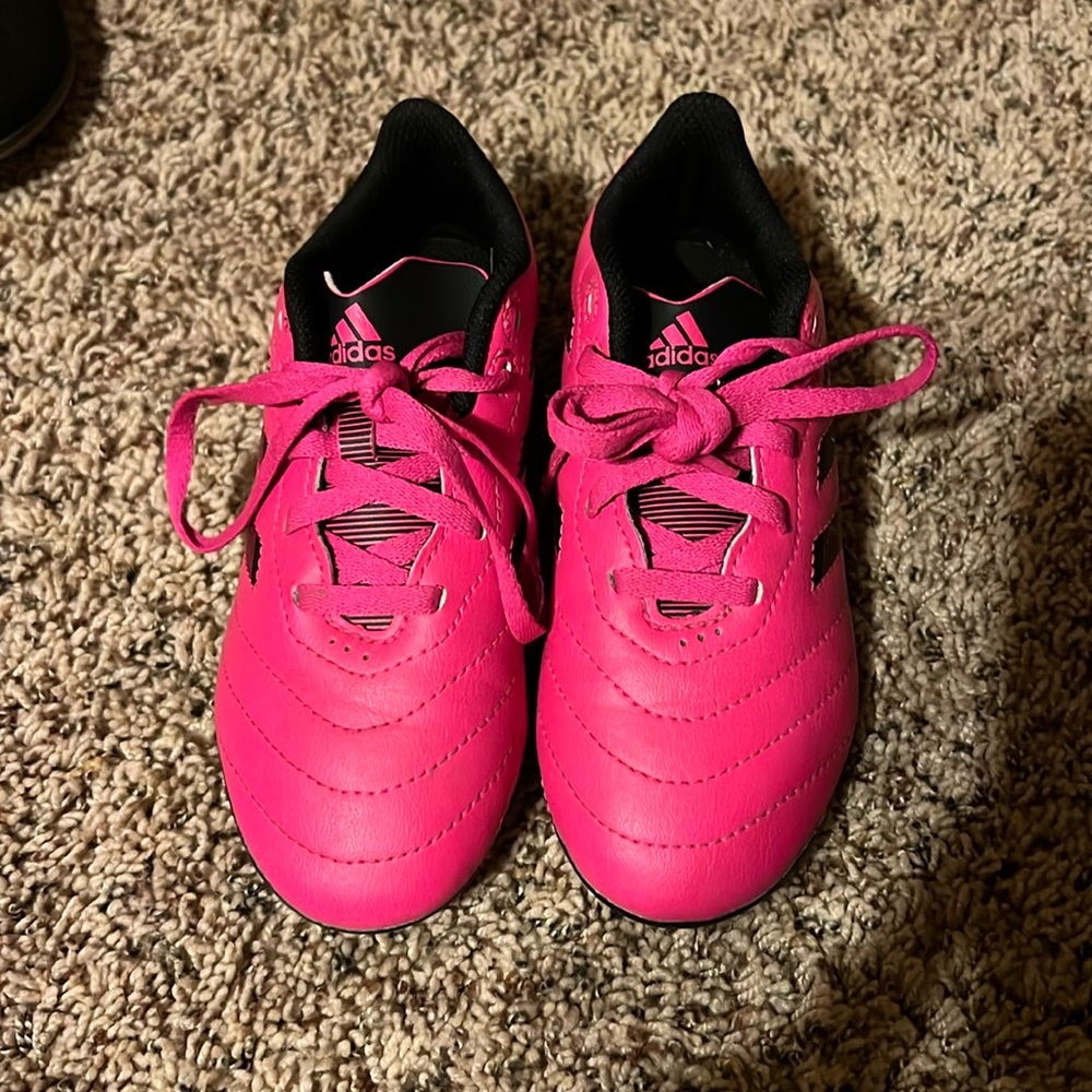 Soccer cleats